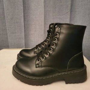 Sugar Women's Reggie Lace Up Lug Sole Combat Boots Black Size 10M